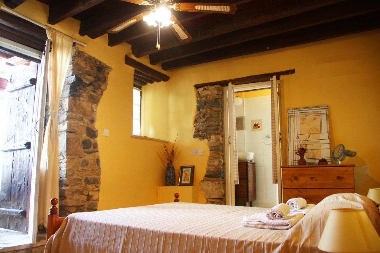 Aperanti Agrotourism Bed & Breakfast Pera Orinis Bagian luar foto